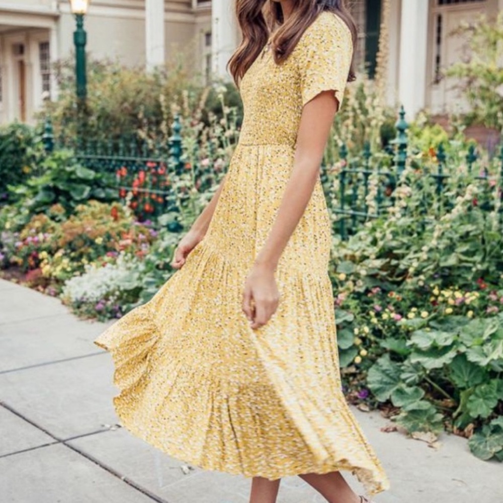 Jessakae smocked Yellow floral short sleeve tiered swing midi Dress size XL